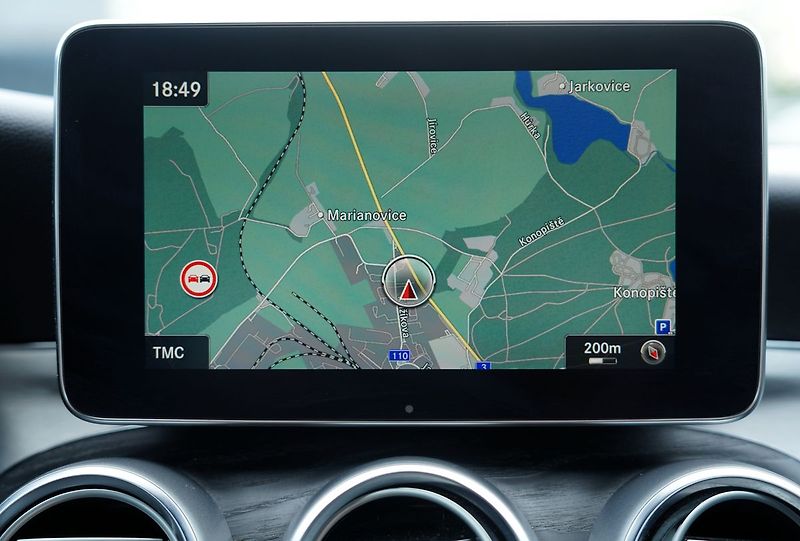 Mercedes-Benz Třídy C C 220d cabrio 4Matic AMG/210PS - fotka 40 z 44