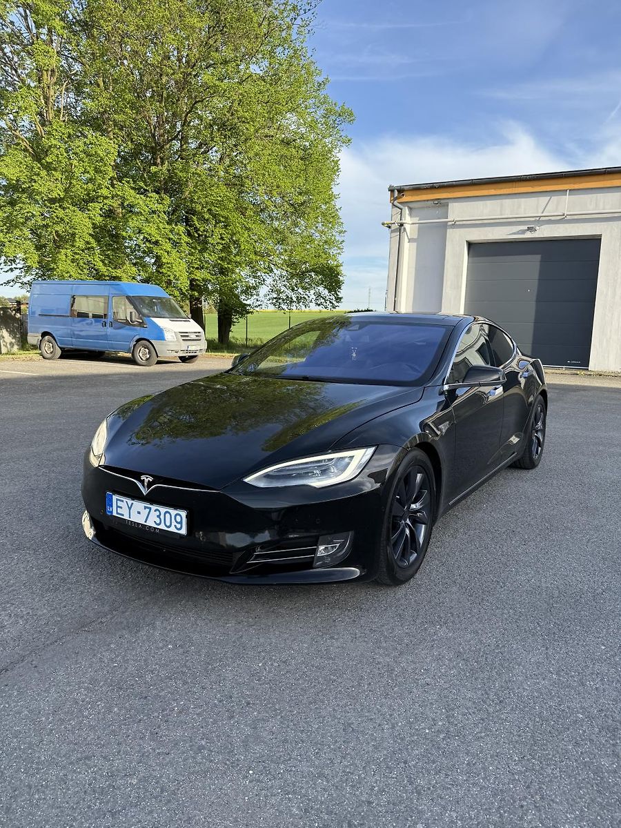 Tesla Model S Tesla Model S 70D – FREECHARGE