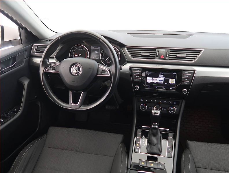 Škoda Superb (2015) Ambition 1.8 TSI, Automat - fotka 7 z 23