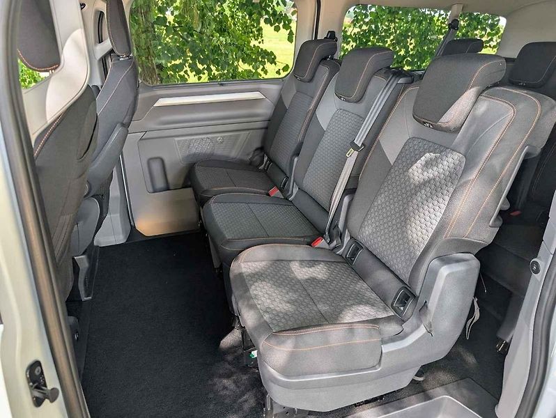 Volkswagen Transporter existuje již v sedmé generaci.
