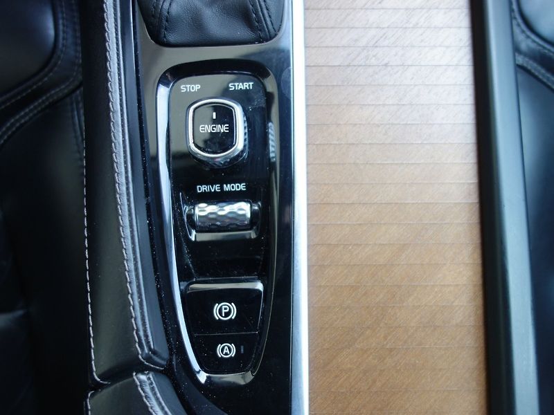 Volvo V90 (2017) 2.0D4 140kW INSCRIPTION -1.MAJ - fotka 15 z 47