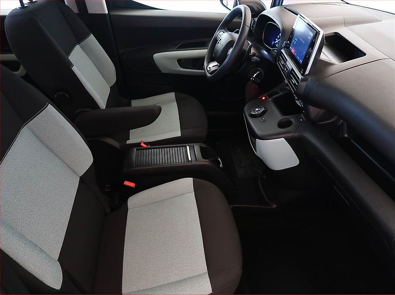 Citroën Berlingo (2020) Feel 1.5 BlueHDi, 5Míst, SR - fotka 9 z 17