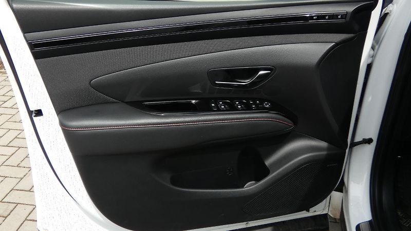 Hyundai Tucson 1.6 T-GDI mHEV 4x4 DCT N Line - fotka 8 z 27