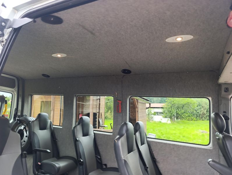 Opel Movano (2009) 2.5 CDTI 9míst - fotka 13 z 28