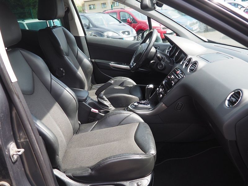 Peugeot 308 (2013) 2.0 HDI, SW BusinessLine, AT - fotka 19 z 33