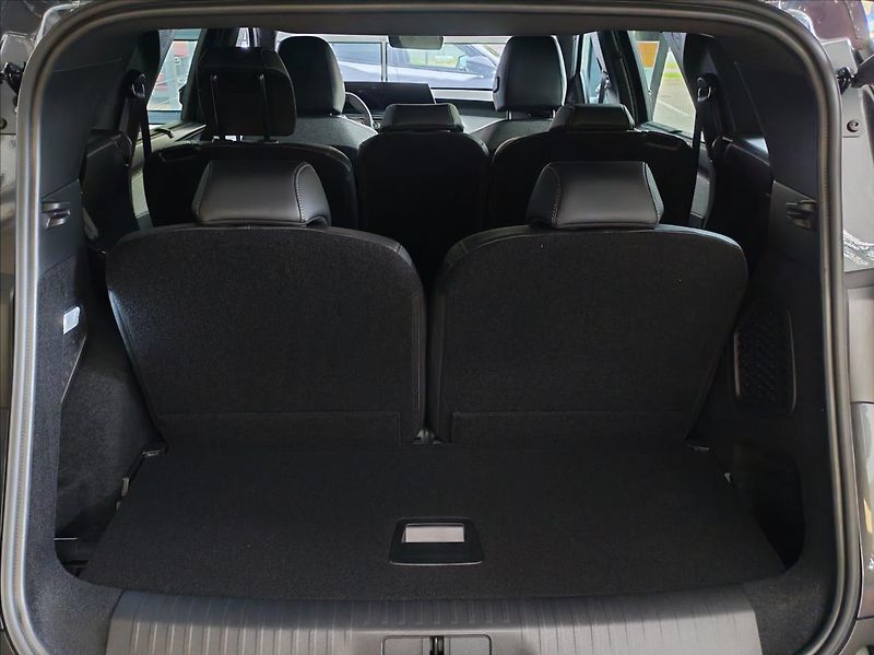 Peugeot 5008 (2026) 1,2 5008 GT Hybrid 145 e_DCS6 - fotka 11 z 17