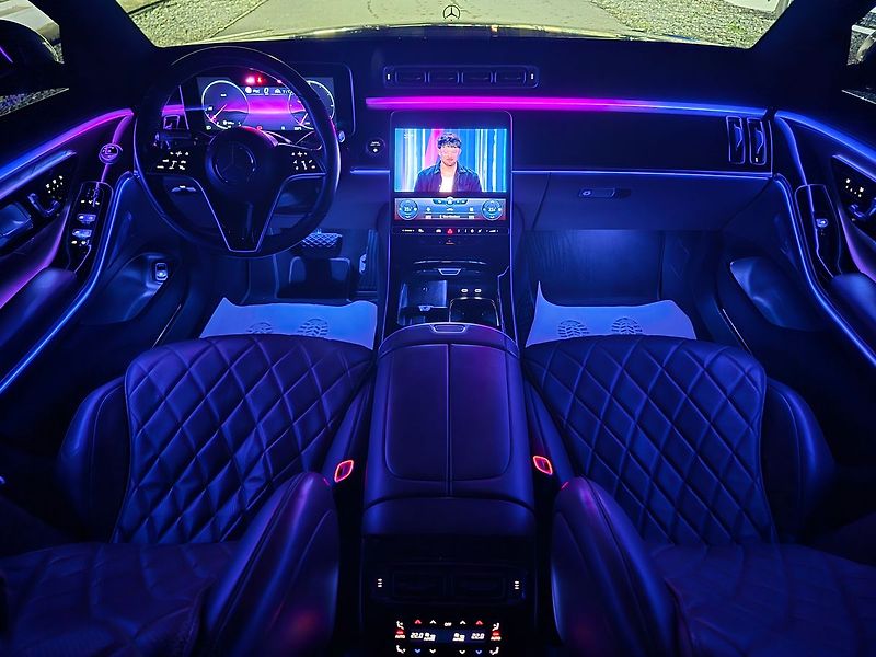 Mercedes-Benz Třídy S S500 4Matic L - fotka 14 z 37
