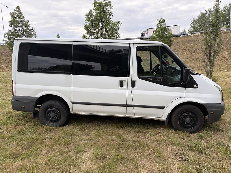 Ford Transit (2011) Ford Tranzit 2.2 TDCI 9 míst  - fotka 4 z 15