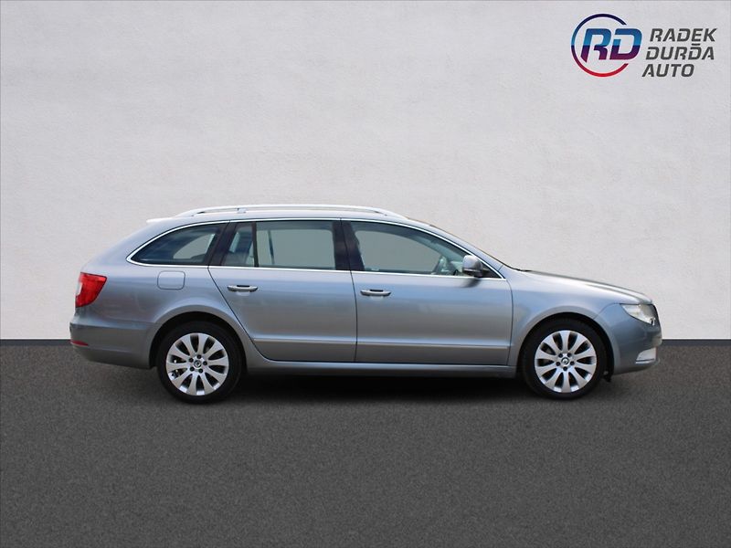 Škoda Superb 2,0 TDI  ČR,AUTOMAT,ELEGANCE - fotka 4 z 29
