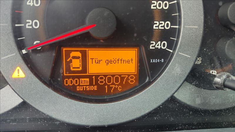 Toyota RAV4 2,2 D-4D 4x4 SOL PREMIUM - fotka 6 z 22