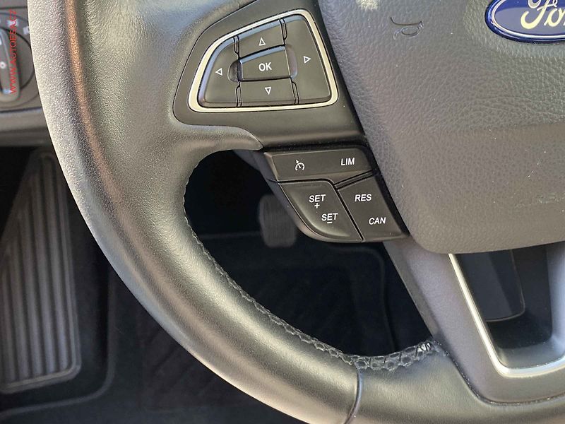 Ford Grand C-MAX (2015) 1.5 EB, Titanium, bixen - fotka 13 z 14
