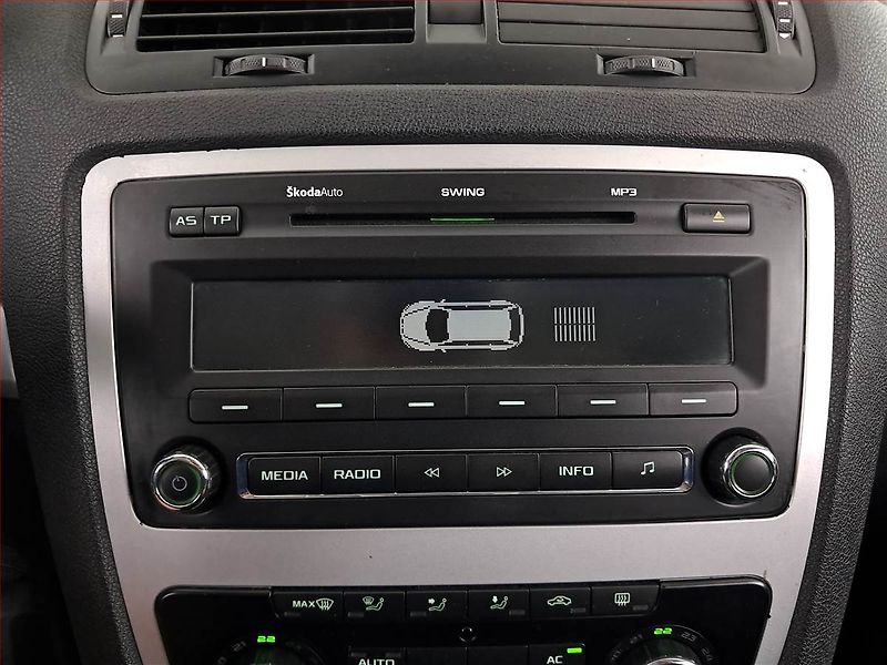 Škoda Octavia (2009) 1.6, Park. senzory - fotka 16 z 17