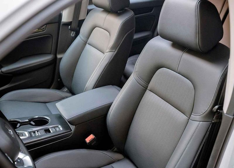 Auto jsme zkoušeli ve Španělsku na kvalitním asfaltu