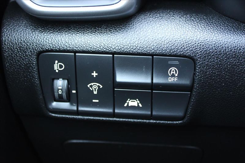 Kia Sportage 1,6 T-GDI  1MAJ,ZÁRUKA,A/T,4X4 - fotka 11 z 37
