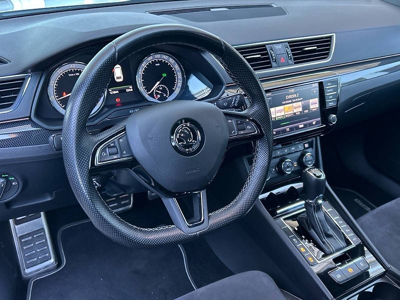 Škoda Superb (2016) kombi 2.0 TSI 6DSG 4x4 SportLi - fotka 29 z 35