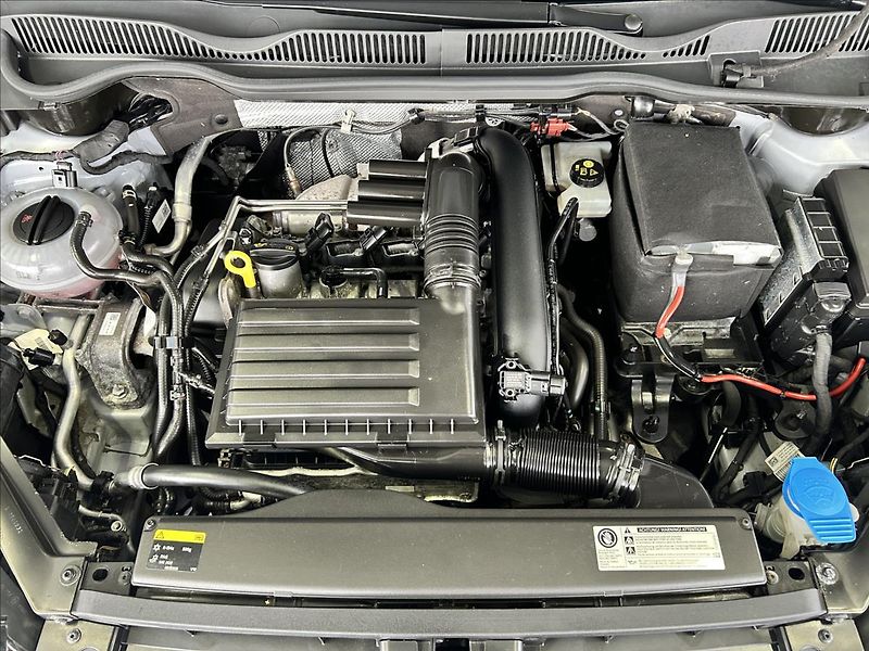 Volkswagen Golf Sportsvan 1,4   TSI 92kW,SERVISKA,2.MAJ - fotka 22 z 24