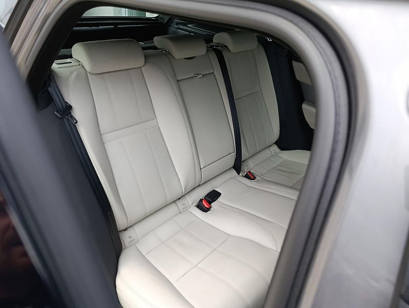 Land Rover Range Rover Velar P250 R-DYNAMIC 1.MAJ v ČR DPH - fotka 15 z 37