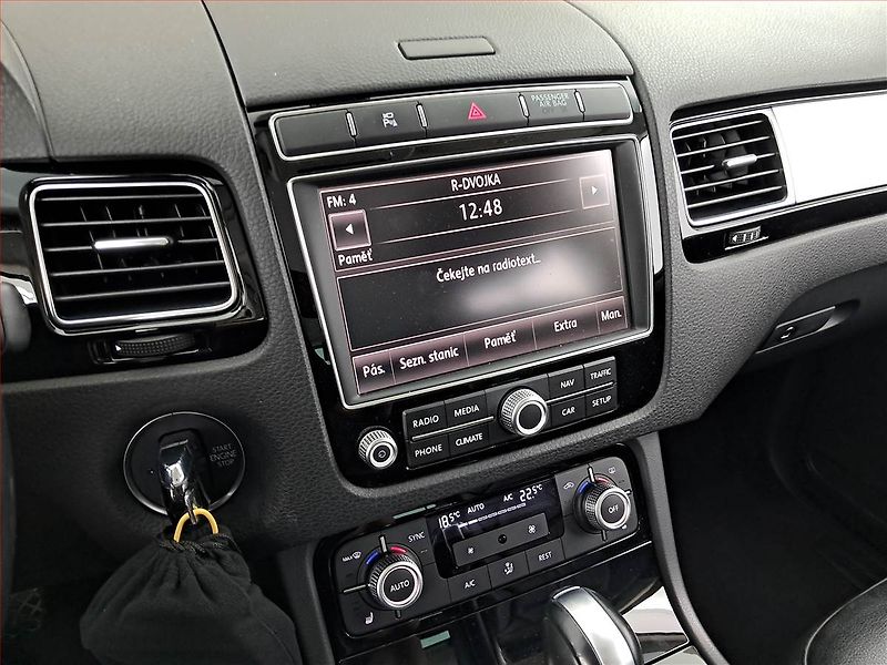 Volkswagen Touareg (2016) 3.0 TDI - fotka 12 z 22