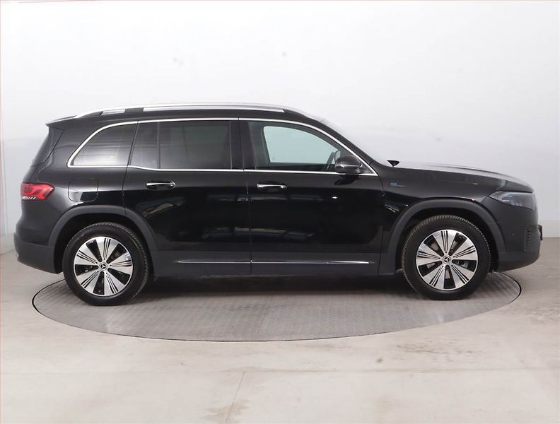 Mercedes-Benz EQB (2022) 300 4MATIC, SoH 95% - fotka 6 z 19