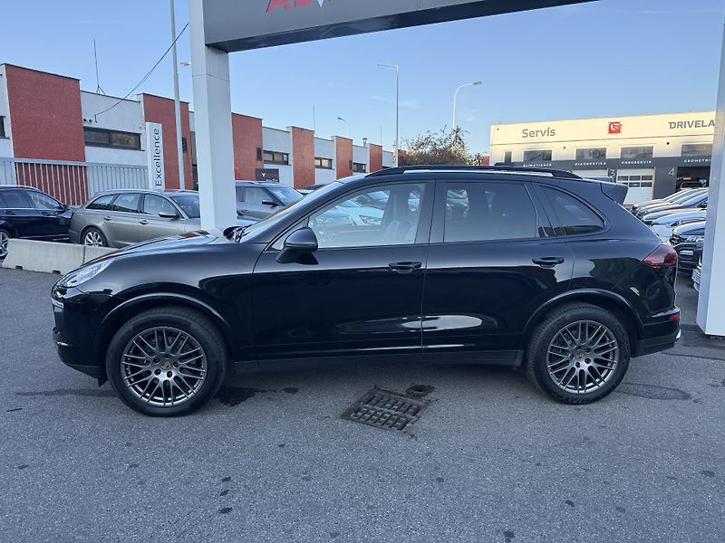 Porsche Cayenne 3.0 D Platinum Edition - fotka 9 z 42