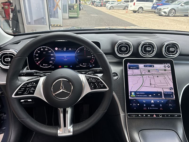 Mercedes-Benz Třídy C 300e 4MATIC EQ - fotka 11 z 18