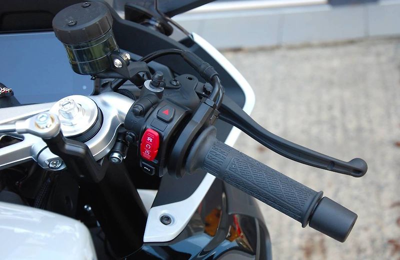 CFMOTO (2026) 675 SR-R - fotka 16 z 25