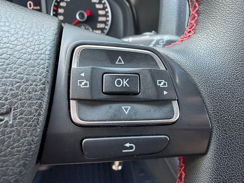 Volkswagen Multivan (2013) 2,0 TDI 103KW SPECIAL Manuál - fotka 12 z 35