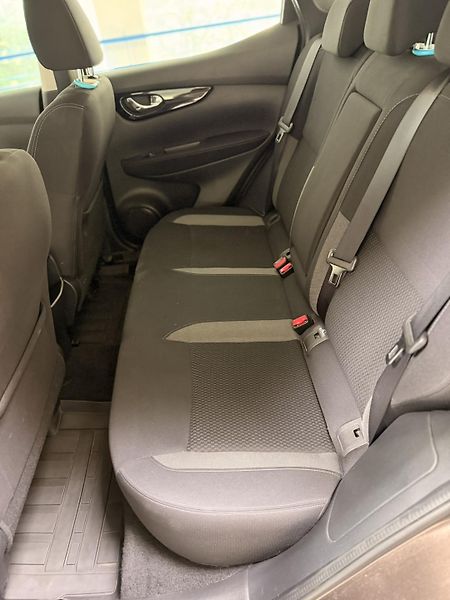 Nissan Qashqai 1,3 - fotka 13 z 29