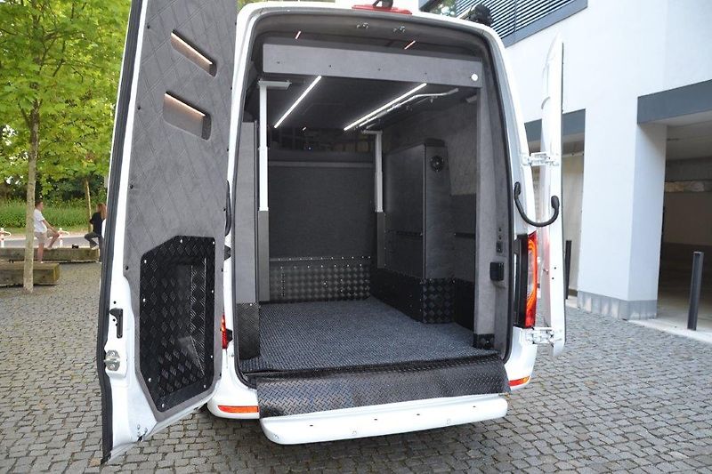 Mercedes-Benz Sprinter 319 Camper Family - fotka 38 z 50