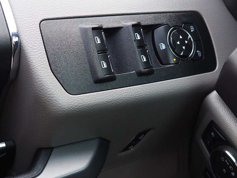 Ford F-150 (2018) 3.3L 4x4 SuperCrew - fotka 27 z 41