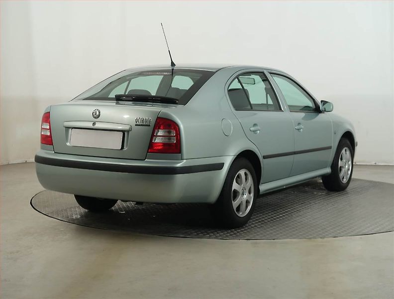 Tesla Model 3 (2019) Long Range 4WD 78kWh, SoH 92% - fotka 5 z 24