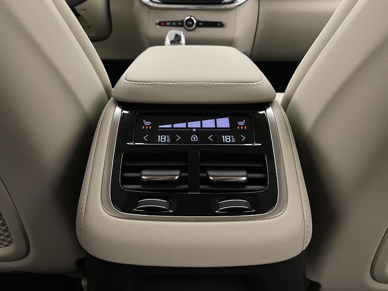 Volvo XC90 T8 AWD RECHARGE BRIGHT PLUS 7m - fotka 33 z 68