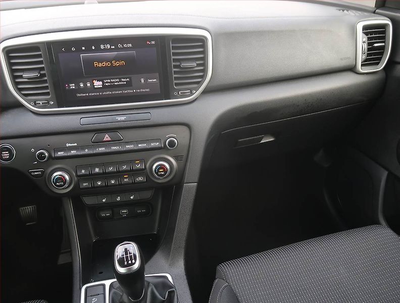 Kia Sportage (2022) Black Edition 1.6 GDI - fotka 8 z 24