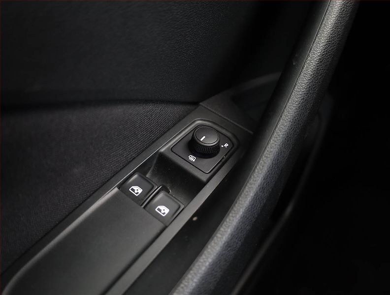 Škoda Kamiq (2023) Ambition 1.0 TSI - fotka 17 z 18