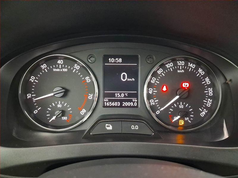 Škoda Rapid (2014) Spaceback 1.2 TSI - fotka 11 z 21
