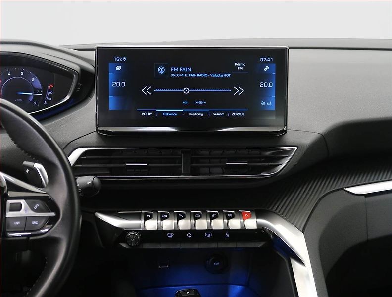 Peugeot 5008 (2022) Active 1.5 BlueHDi, Automat - fotka 12 z 23