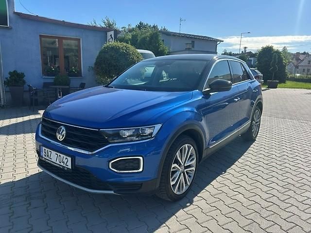 Volkswagen T-Roc 1,6TDi Bohatá výbava rezervace - fotka 1 z 59