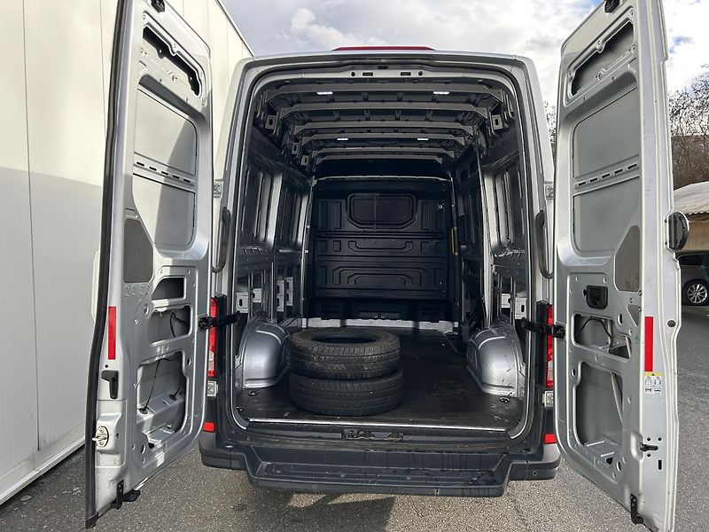 Volkswagen Crafter 2.0 TDI L2 H2 - fotka 9 z 22