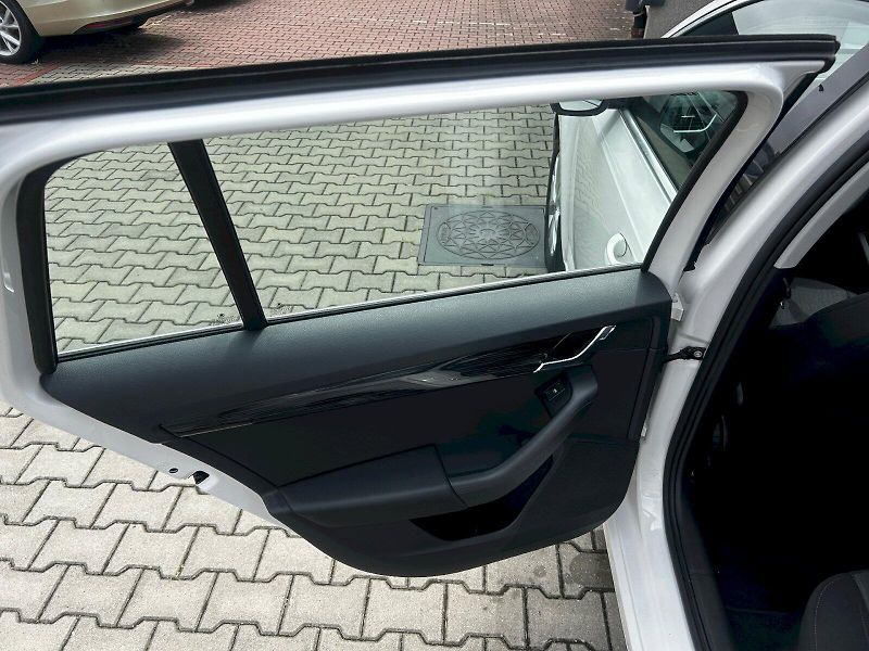 Škoda Octavia (2019) Combi 1.5 TSI 96kW Plyn (CNG) - fotka 25 z 30