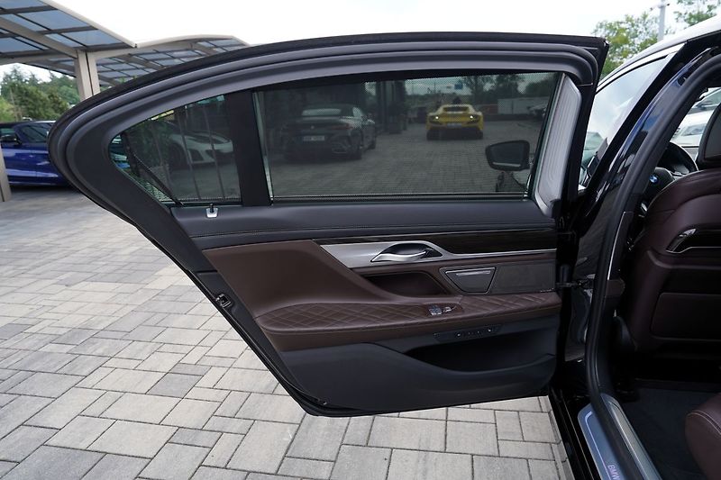 BMW Řada 7 745Le xDrive/Individual/Led/ČR - fotka 18 z 49