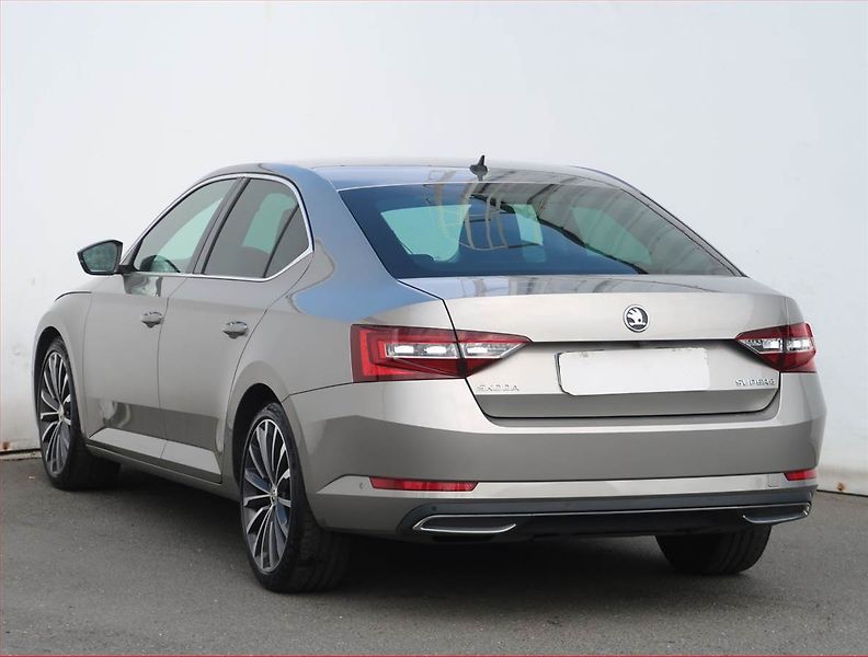 Škoda Superb (2018) Style 2.0 TDI, Automat - fotka 4 z 26