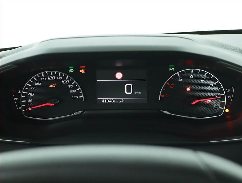 Peugeot 208 (2024) Active 1.2 PureTech, Tempomat - fotka 11 z 15