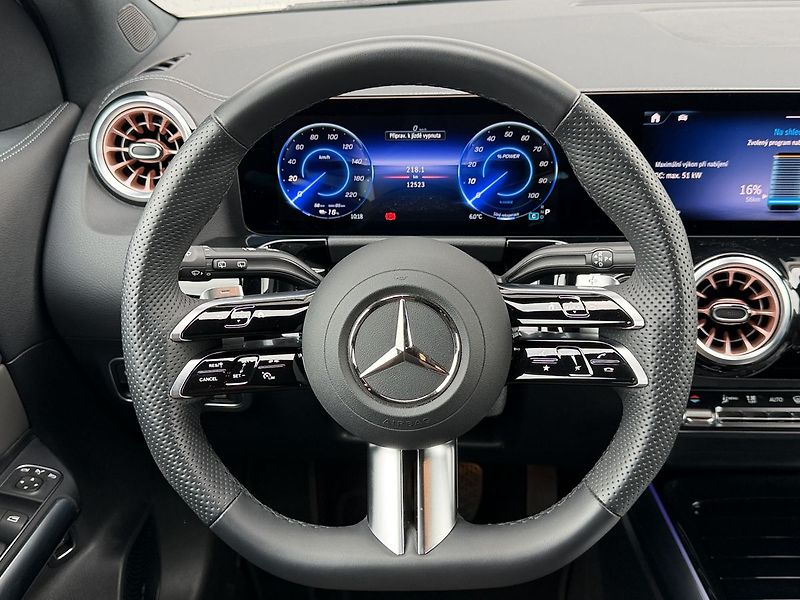 Mercedes-Benz EQA 250+ - fotka 18 z 32