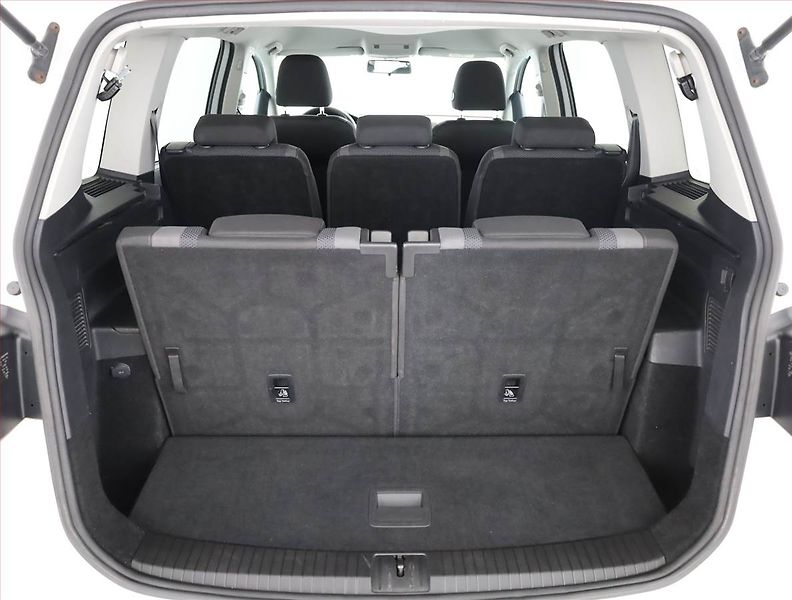 Volkswagen Touran (2016) 1.6 TDI, 7 míst, Serv.kniha - fotka 16 z 19