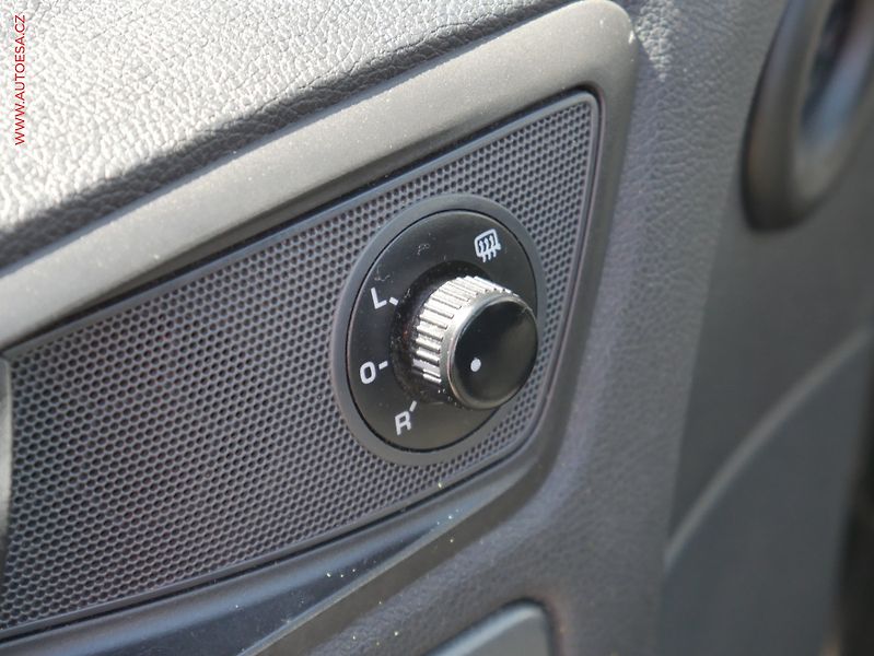 Škoda Octavia (2009) 1.6MPi, 1.maj,ČR, AC, park - fotka 15 z 15