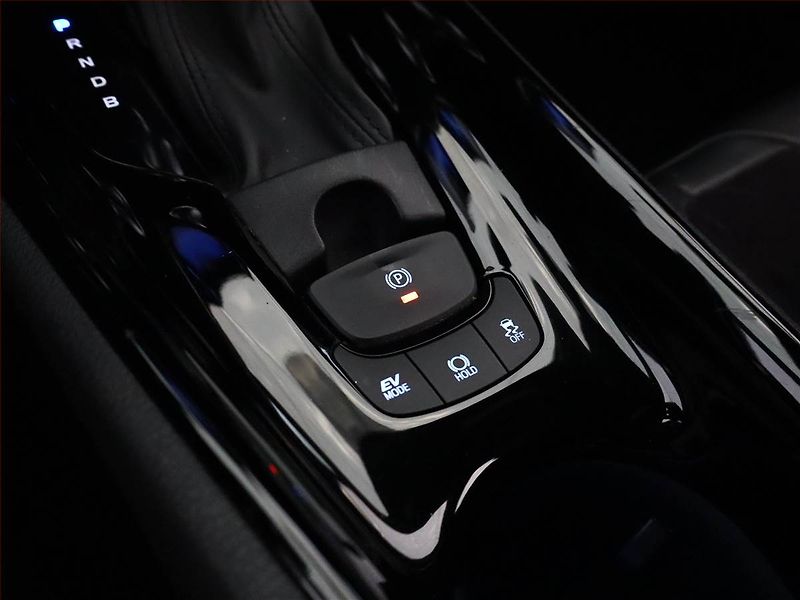 Toyota C-HR (2019) 1.8 Hybrid - fotka 13 z 18