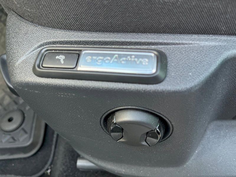 Volkswagen Tiguan (2019) 2.0 TSI DSG 4Motion - fotka 26 z 32