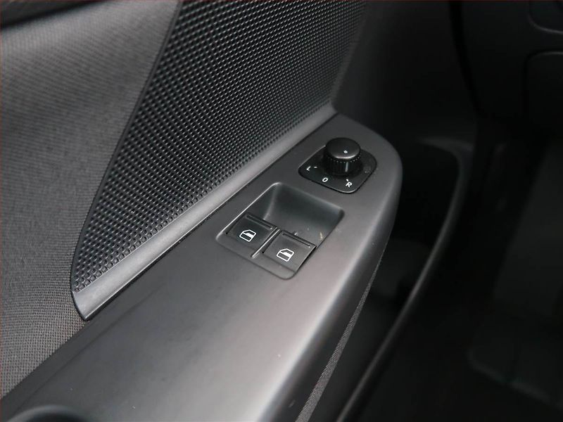 Volkswagen Golf (2005) 1.4 16V, dobrý stav - fotka 14 z 14