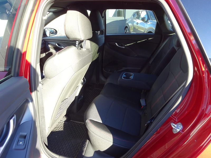 Hyundai i30 1.5 T-GDI 103kW DCT N-Line - fotka 11 z 20