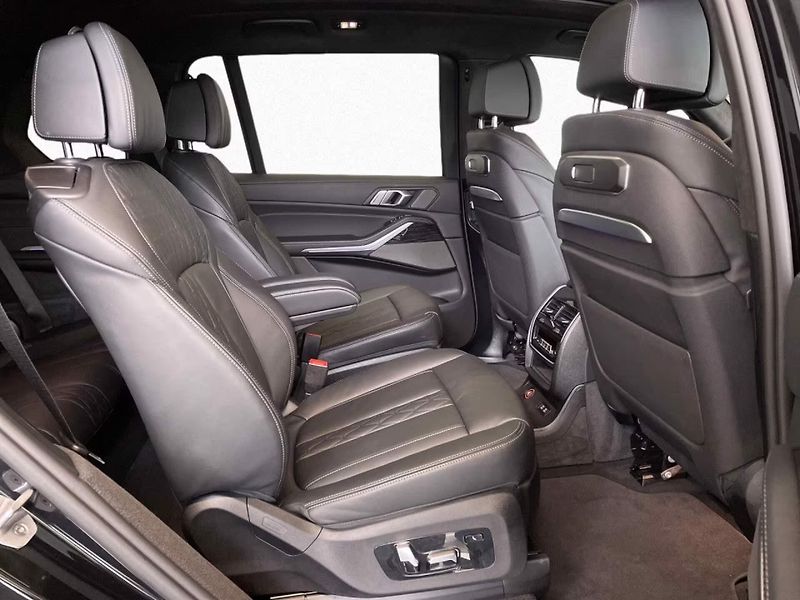 BMW X7 xDrive40i M-Sport ExDrive SkyL - fotka 7 z 16